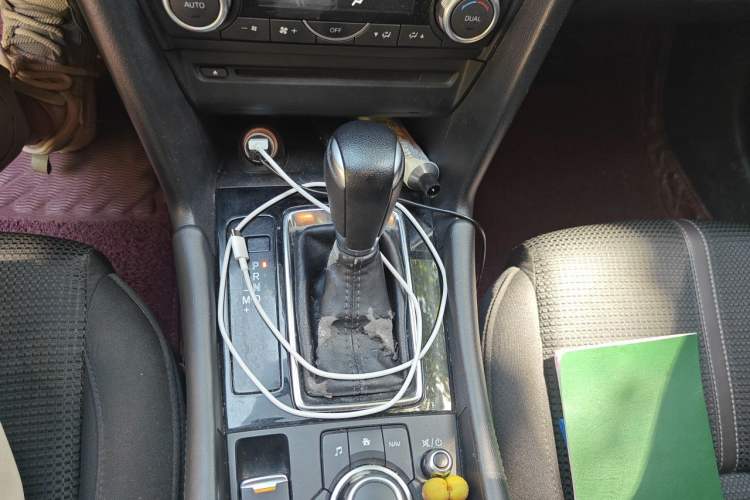 Used Mazda 3 Axela 2017 Sedan 1.5L Automatic Luxury Model Emission Standard China V Gear Lever