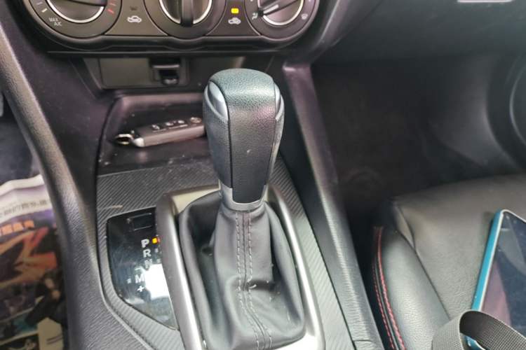 Used Mazda 3 Axela 2017 Sedan 1.5L Automatic Comfort Model Emission Standard China V Gear Lever