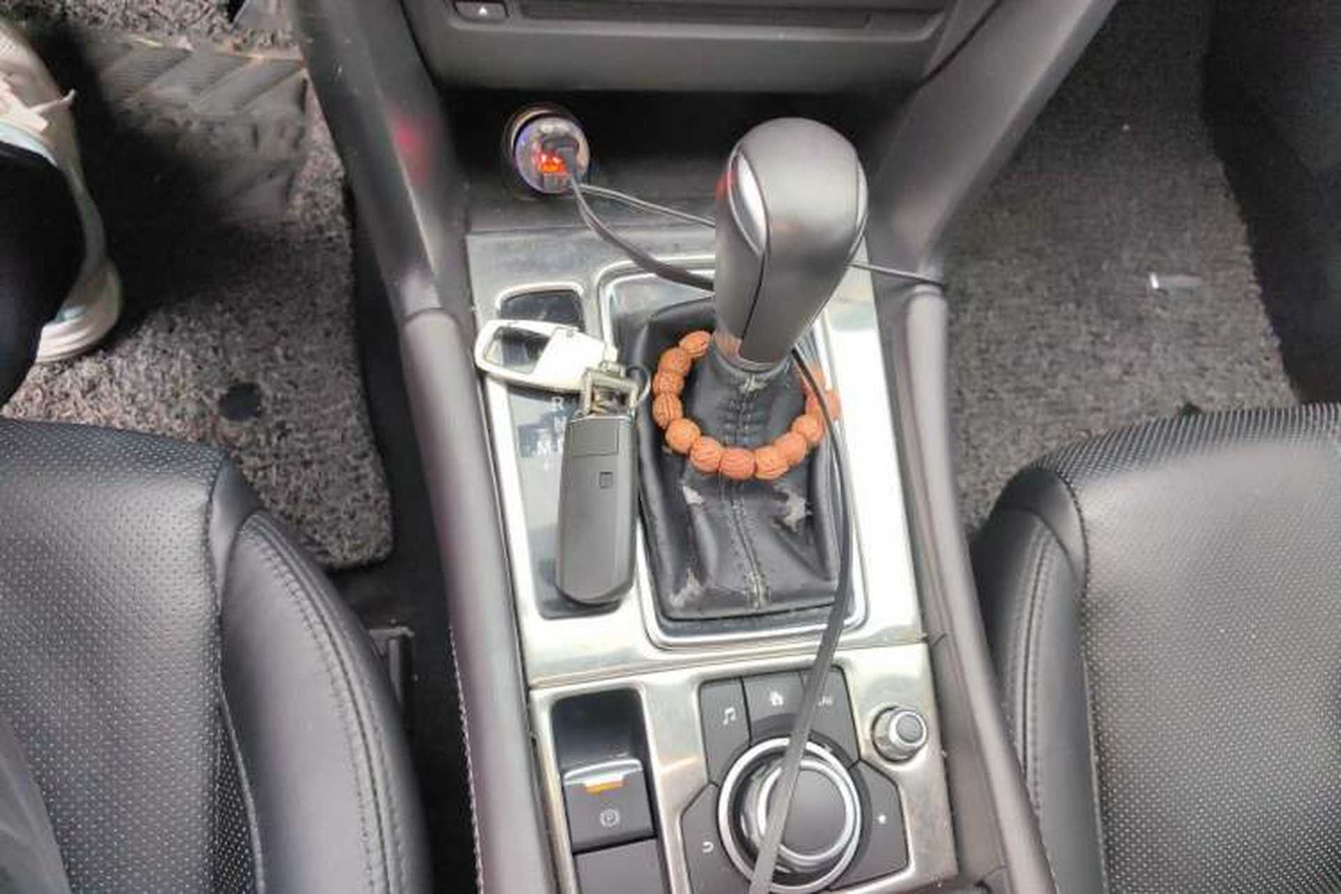 Used Mazda 3 Axela 2017 Sedan 2.0L Automatic Prestige Model China V Standard Gear Lever