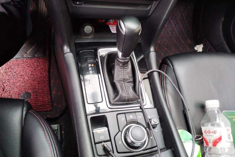 Used Mazda 3 Axela 2017 Sedan 1.5L Automatic Luxury Model Emission Standard China V Gear Lever