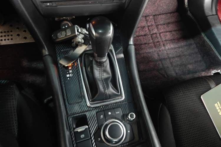 Used Mazda 3 Axela 2017 Sedan 1.5L Automatic Luxury Model Emission Standard China V Gear Lever