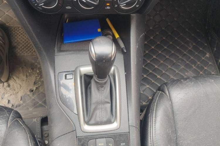 Used Mazda 3 Axela 2017 Sedan 1.5L Automatic Comfort Model Emission Standard China V Gear Lever