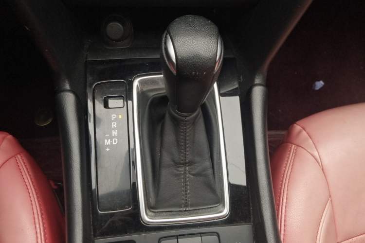 Used Mazda 3 Axela 2017 Sedan 1.5L Automatic Luxury Model Emission Standard China V Gear Lever