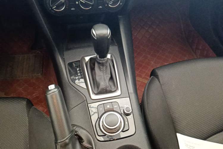 Used Mazda 3 Axela 2017 Sedan 1.5L Automatic Comfort Model China VI Standard Gear Lever
