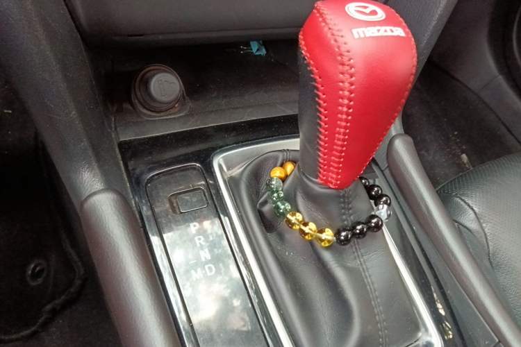 Used Mazda 3 Axela 2017 Hatchback 2.0L Automatic Sport Model China V Emission Standard Gear Lever