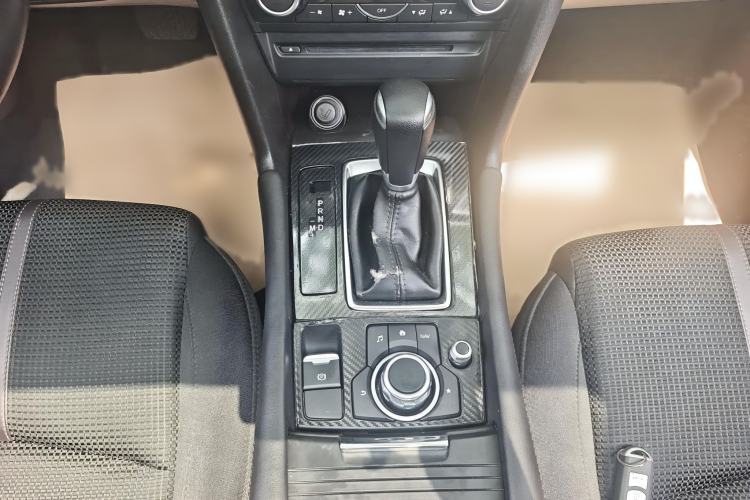 Used Mazda 3 Axela 2017 Sedan 1.5L Automatic Luxury Model Emission Standard China V Gear Lever