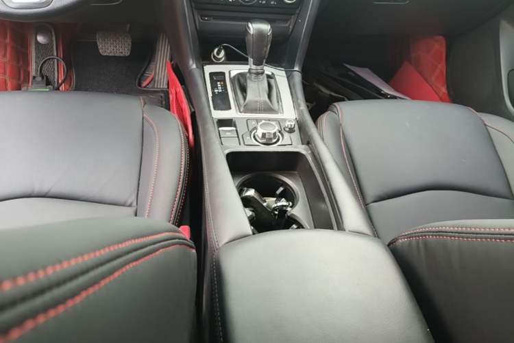 Used Mazda 3 Axela 2017 Sedan 1.5L Automatic Luxury Model Emission Standard China V Gear Lever