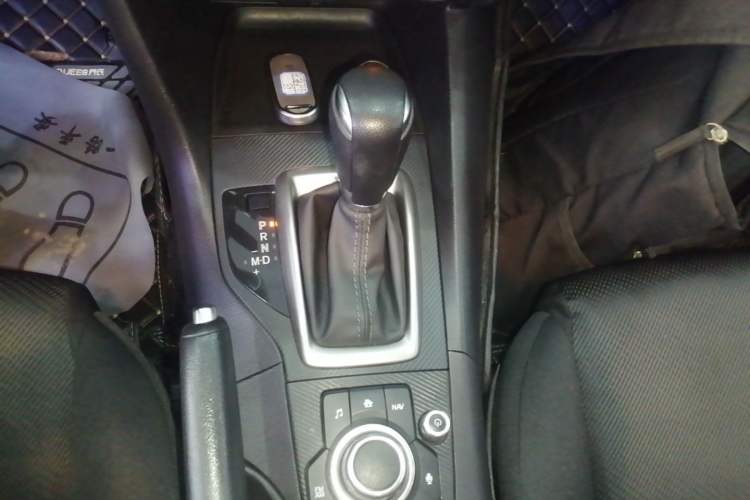Used Mazda 3 Axela 2017 Sedan 1.5L Automatic Comfort Model Emission Standard China V Gear Lever