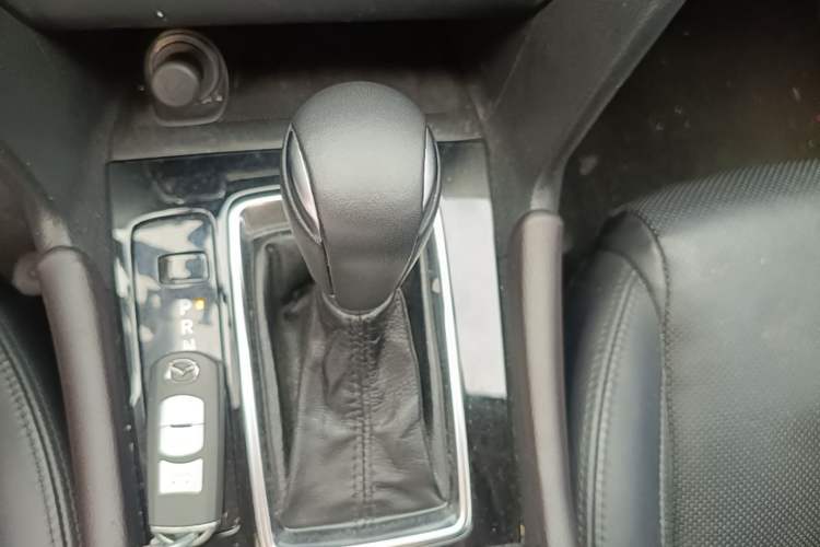 Used Mazda 3 Axela 2017 Sedan 2.0L Automatic Prestige Model China V Standard Gear Lever