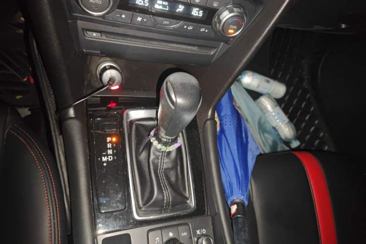 Used Mazda 3 Axela 2017 Sedan 1.5L Automatic Luxury Model Emission Standard China V Gear Lever