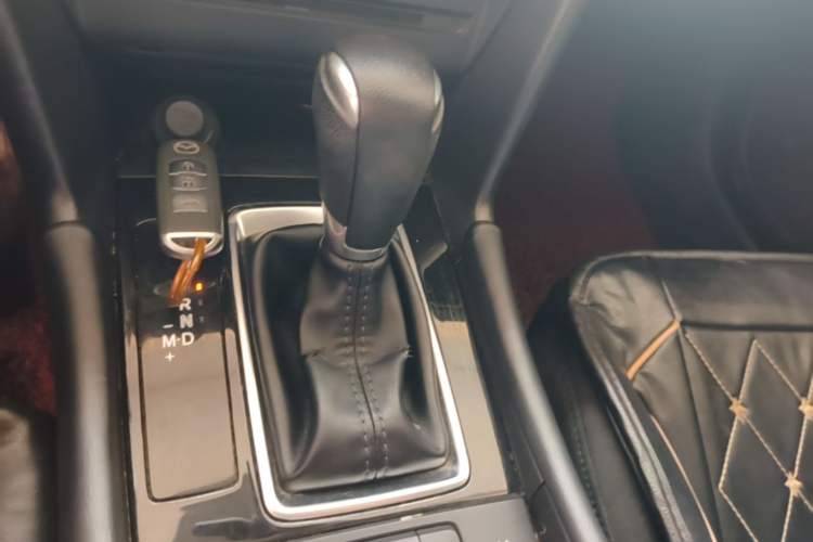 Used Mazda 3 Axela 2017 Sedan 1.5L Automatic Luxury Model Emission Standard China V Gear Lever