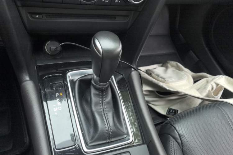 Used Mazda 3 Axela 2017 Sedan 2.0L Automatic Prestige Model China V Standard Gear Lever