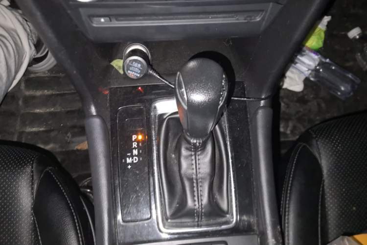 Used Mazda 3 Axela 2017 Sedan 1.5L Automatic Luxury Model Emission Standard China V Gear Lever