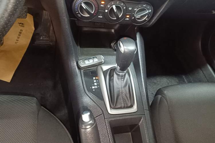 Used Mazda 3 Axela 2017 Sedan 1.5L Automatic Comfort Model Emission Standard China V Gear Lever