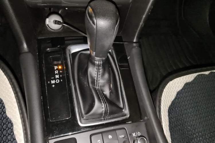 Used Mazda 3 Axela 2017 Sedan 1.5L Automatic Luxury Model Emission Standard China V Gear Lever