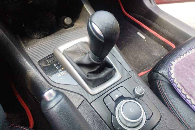Used Mazda 3 Axela 2017 Sedan 1.5L Automatic Comfort Model Emission Standard China V Gear Lever