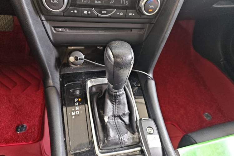 Used Mazda 3 Axela 2017 Sedan 1.5L Automatic Luxury Model Emission Standard China V Gear Lever