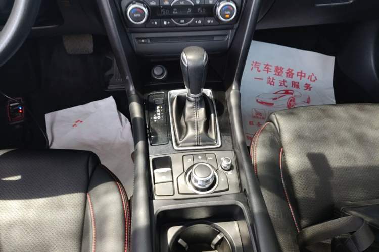Used Mazda 3 Axela 2017 Sedan 1.5L Automatic Luxury Model China VI Standard Gear Lever