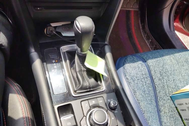 Used Mazda 3 Axela 2017 Sedan 1.5L Automatic Luxury Model Emission Standard China V Gear Lever