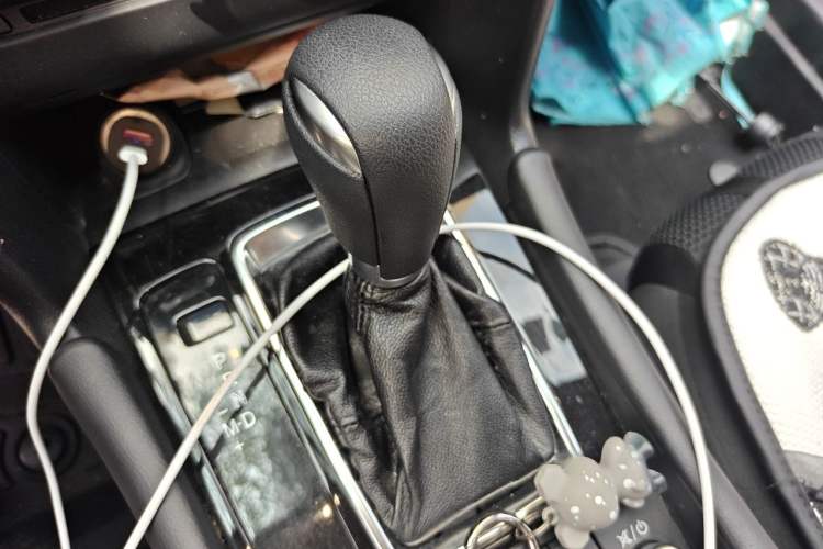 Used Mazda 3 Axela 2017 Sedan 1.5L Automatic Luxury Model Emission Standard China V Gear Lever