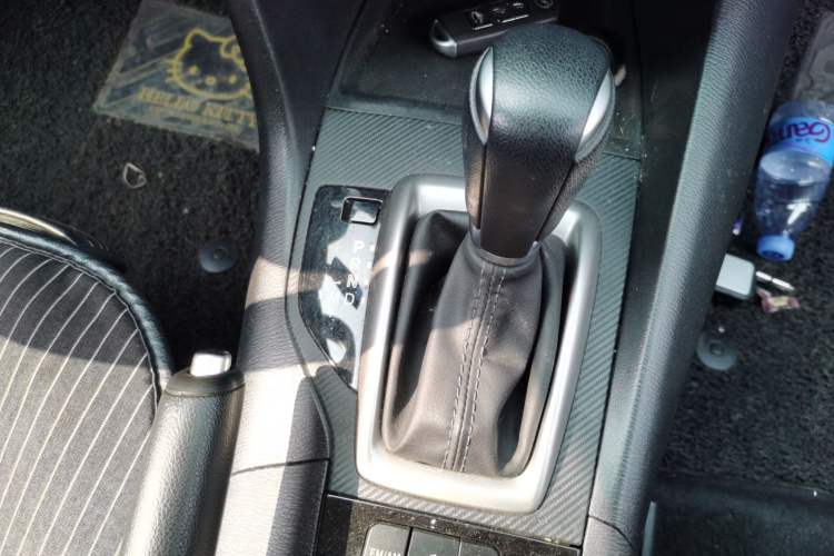 Used Mazda 3 Axela 2017 Sedan 1.5L Automatic Comfort Model Emission Standard China V Gear Lever