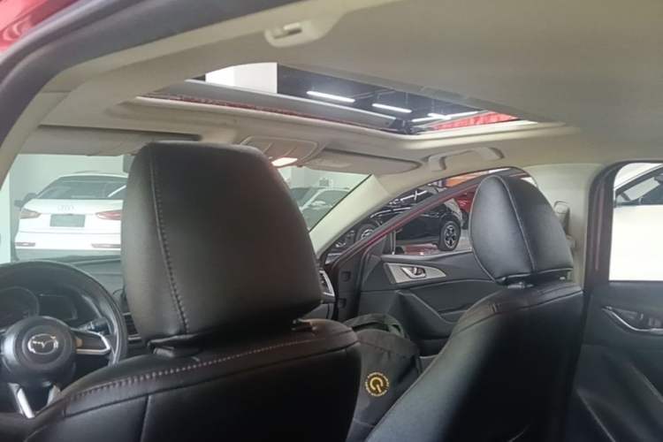 Used Mazda 3 Axela 2017 Sedan 1.5L Automatic Luxury Model Emission Standard China V Headliner