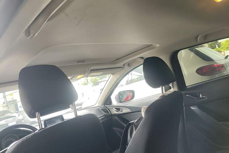 Used Mazda 3 Axela 2017 Sedan 1.5L Automatic Luxury Model Emission Standard China V Headliner