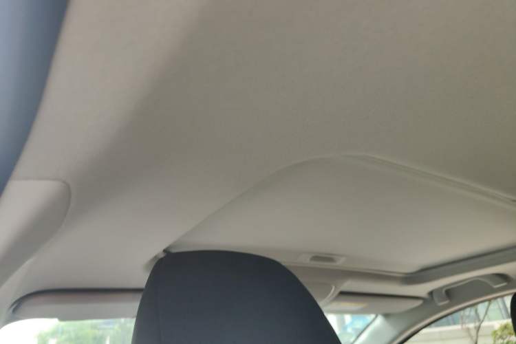 Used Mazda 3 Axela 2017 Hatchback 2.0L Automatic Luxury Model China VI Standard Headliner