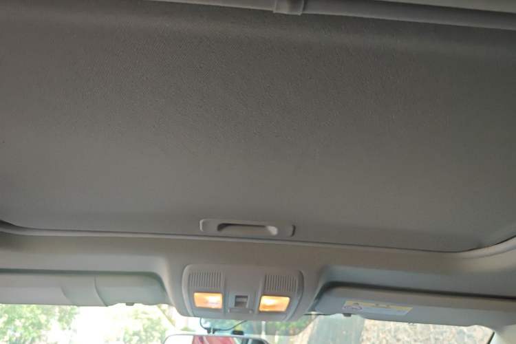 Used Mazda 3 Axela 2017 Sedan 1.5L Automatic Luxury Model Emission Standard China V Headliner