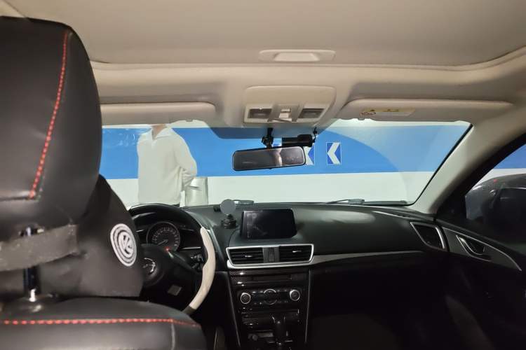 Used Mazda 3 Axela 2017 Sedan 1.5L Automatic Luxury Model Emission Standard China V Headliner