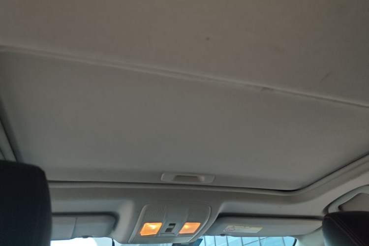 Used Mazda 3 Axela 2017 Sedan 1.5L Automatic Luxury Model Emission Standard China V Headliner