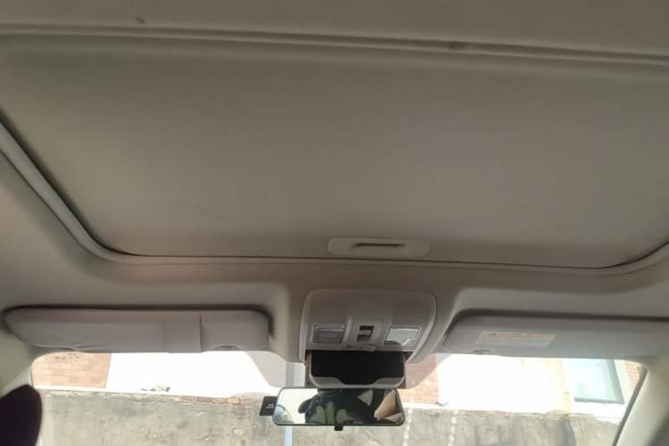 Used Mazda 3 Axela 2017 Sedan 1.5L Automatic Luxury Model Emission Standard China V Headliner