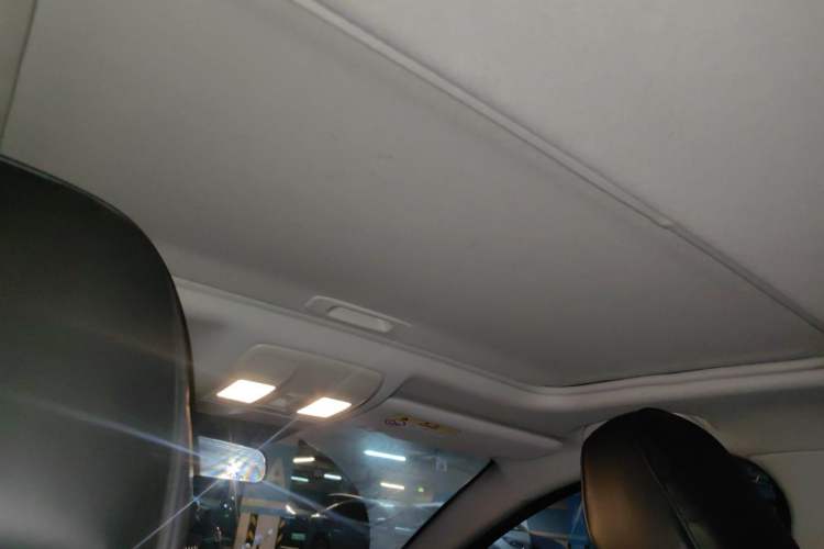 Used Mazda 3 Axela 2017 Sedan 1.5L Automatic Luxury Model Emission Standard China V Headliner