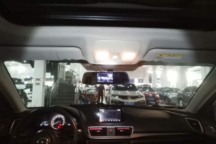 Used Mazda 3 Axela 2017 Sedan 1.5L Automatic Luxury Model Emission Standard China V Headliner