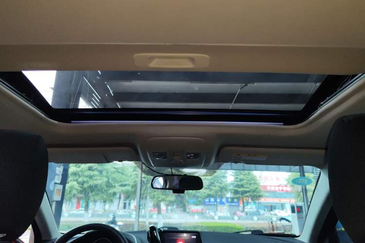 Used Mazda 3 Axela 2017 Sedan 1.5L Automatic Luxury Model Emission Standard China V Headliner