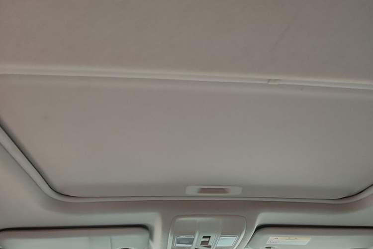 Used Mazda 3 Axela 2017 Sedan 1.5L Automatic Luxury Model China VI Standard Headliner