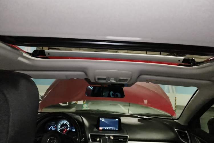 Used Mazda 3 Axela 2017 Sedan 1.5L Automatic Luxury Model Emission Standard China V Headliner