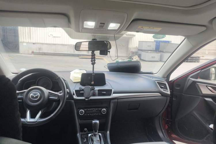 Used Mazda 3 Axela 2017 Hatchback 1.5L Automatic Luxury Model Emission Standard China V Headliner