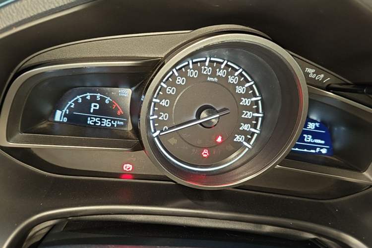Used Mazda 3 Axela 2017 Sedan 1.5L Automatic Luxury Model Emission Standard China V Instrument Cluster