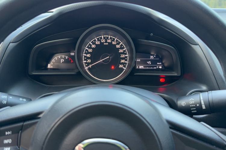 Used Mazda 3 Axela 2017 Sedan 1.5L Automatic Comfort Model Emission Standard China V Instrument Cluster