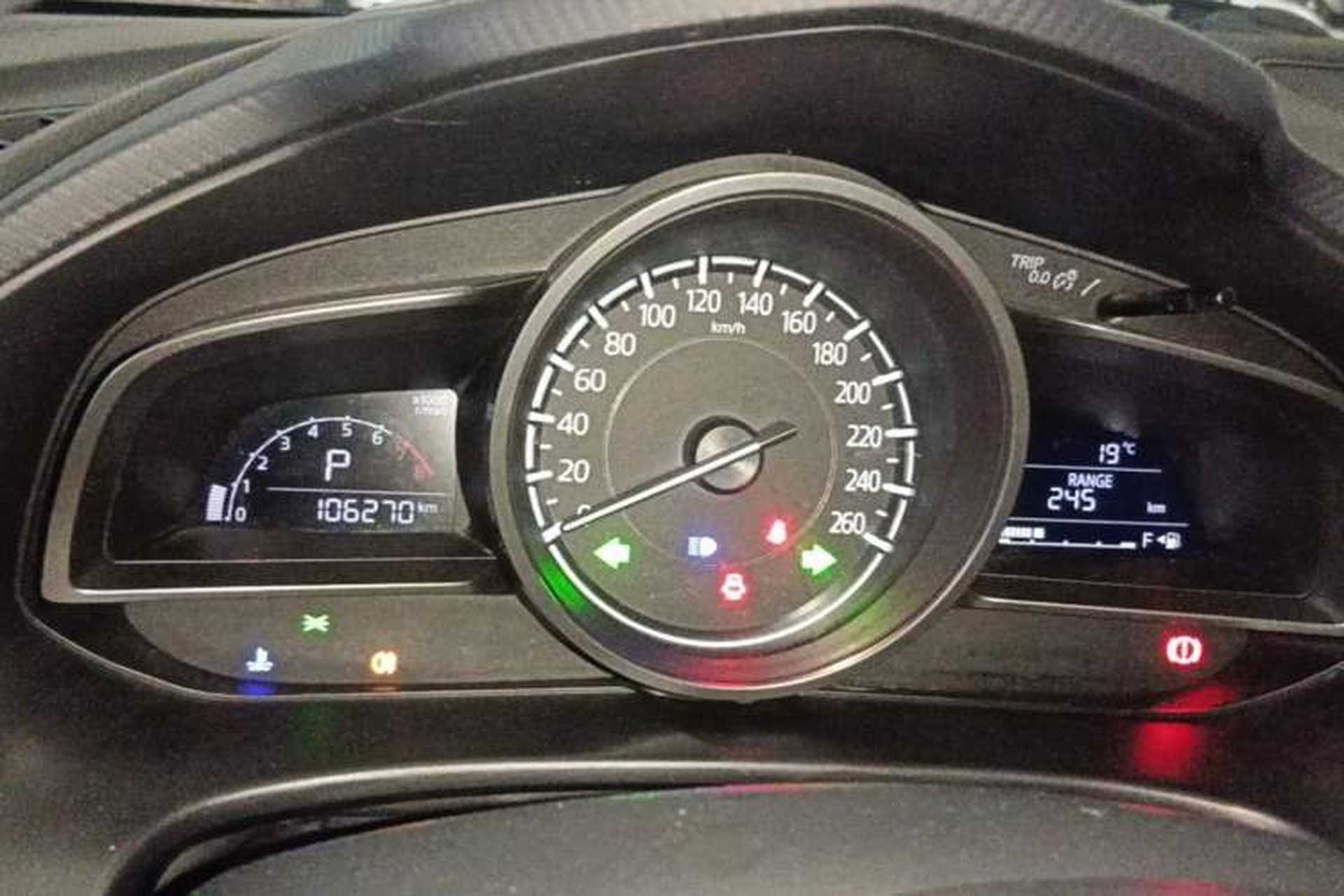 Used Mazda 3 Axela 2017 Sedan 1.5L Automatic Comfort Model Emission Standard China V Instrument Cluster