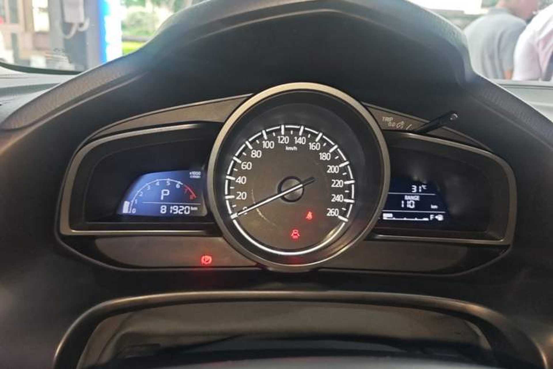 Used Mazda 3 Axela 2017 Sedan 1.5L Automatic Luxury Model China VI Standard Instrument Cluster