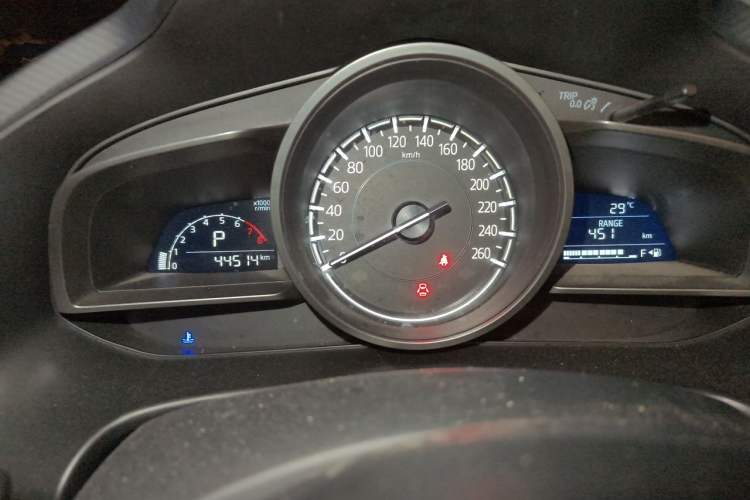 Used Mazda 3 Axela 2017 Sedan 1.5L Automatic Comfort Model Emission Standard China V Instrument Cluster