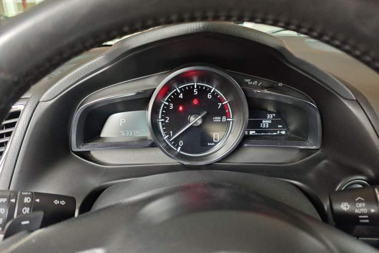Used Mazda 3 Axela 2017 Hatchback 2.0L Automatic Luxury Model Emission Standard China V Instrument Cluster