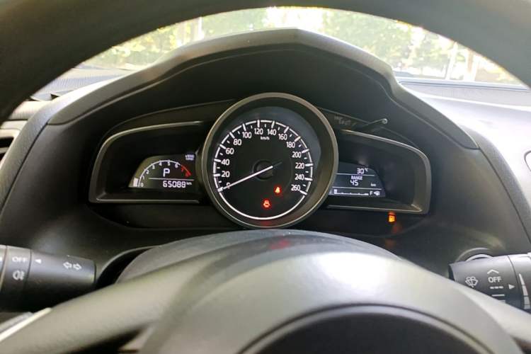 Used Mazda 3 Axela 2017 Sedan 1.5L Automatic Comfort Model Emission Standard China V Instrument Cluster