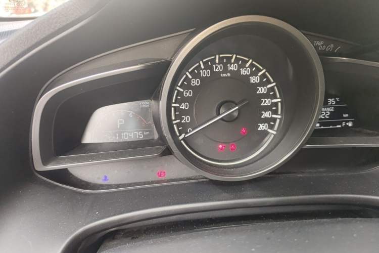 Used Mazda 3 Axela 2017 Sedan 1.5L Automatic Luxury Model Emission Standard China V Instrument Cluster