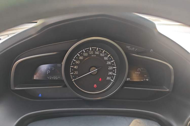 Used Mazda 3 Axela 2017 Hatchback 1.5L Automatic Luxury Model Emission Standard China V Instrument Cluster
