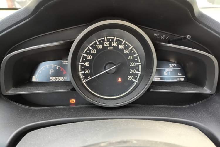 Used Mazda 3 Axela 2017 Sedan 1.5L Automatic Luxury Model Emission Standard China V Instrument Cluster