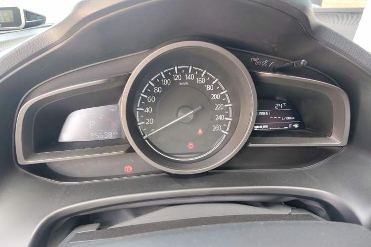 Used Mazda 3 Axela 2017 Sedan 1.5L Automatic Luxury Model Emission Standard China V Instrument Cluster