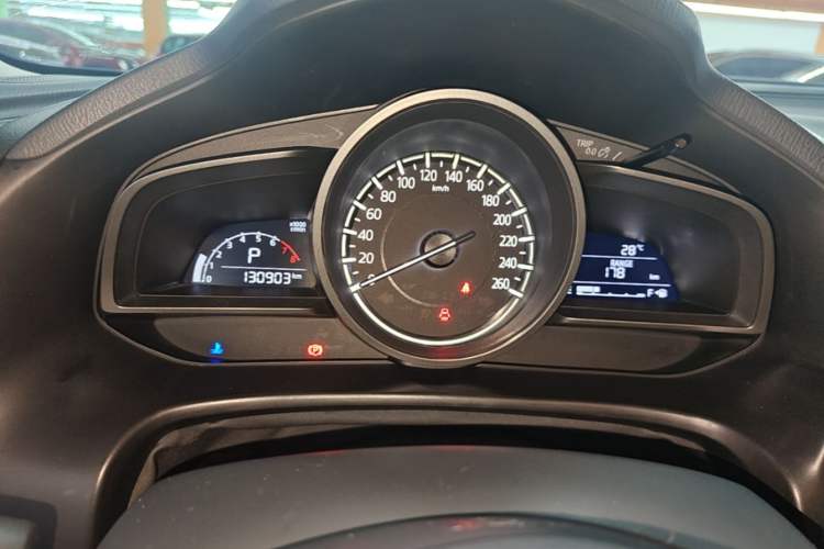 Used Mazda 3 Axela 2017 Hatchback 2.0L Automatic Luxury Model Emission Standard China V Instrument Cluster
